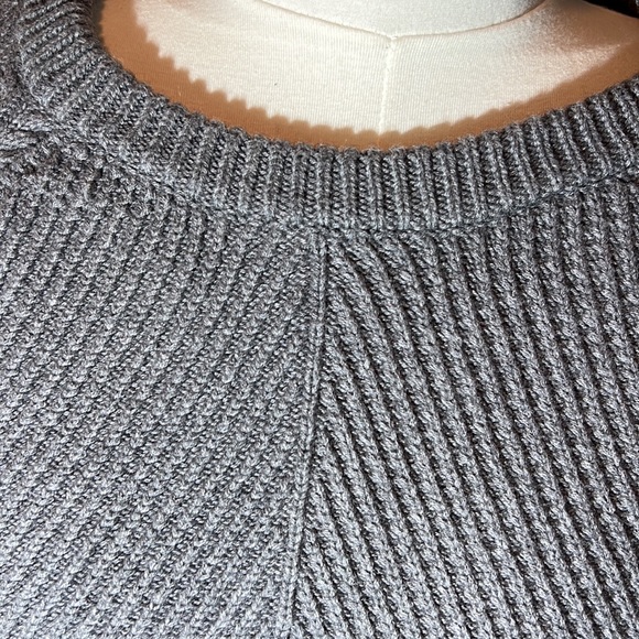 Gray sweater - Picture 3 of 6